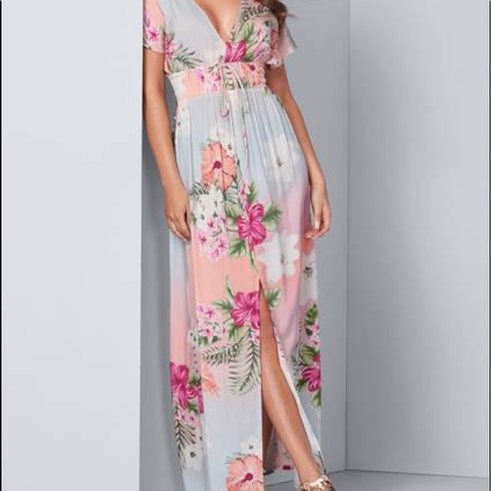 Venus short sleeved maxi dress with V-neck and front slit